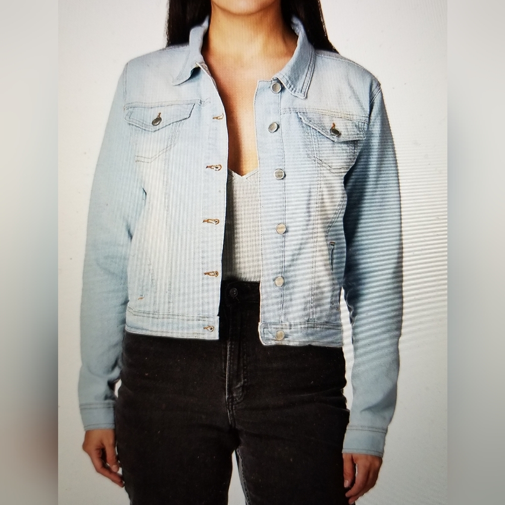 LIKE NEW DOLLHOUSE WOMENS DISTRESSED JEAN JACKET TEHYA LIGHT BLUE JEAN J… - Picture 2 of 16